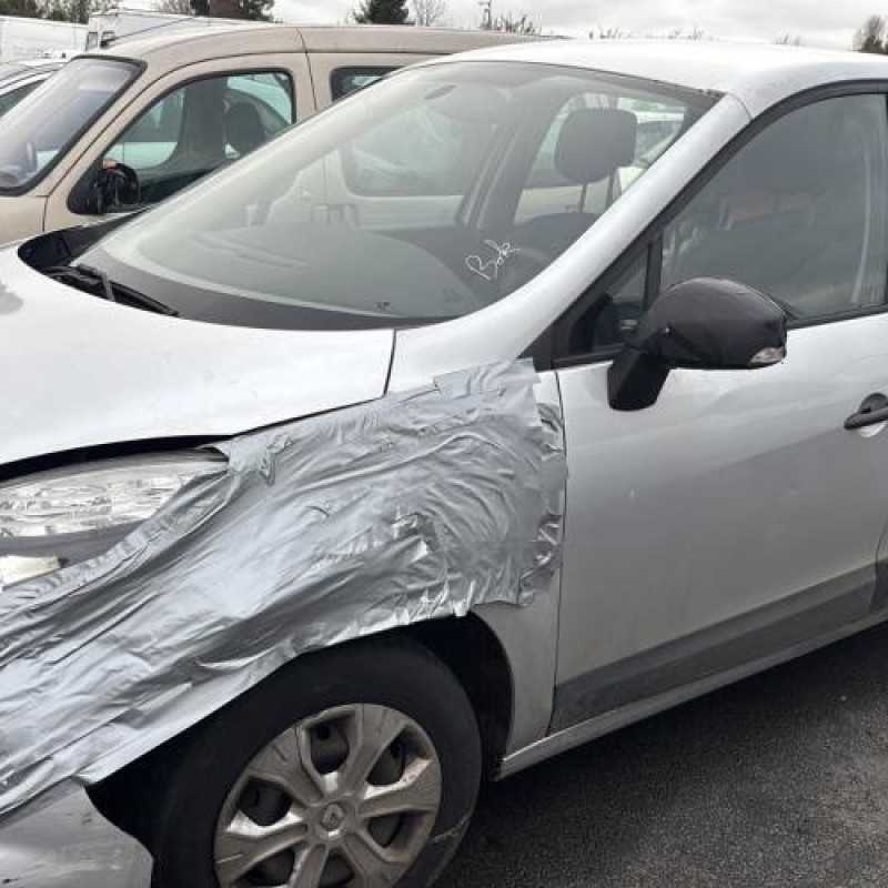 Reservoir essence RENAULT SCENIC 3 Photo n°9