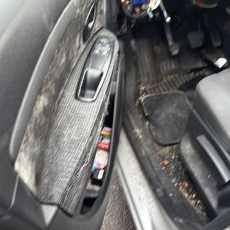 Reservoir essence RENAULT SCENIC 3 Photo n°10