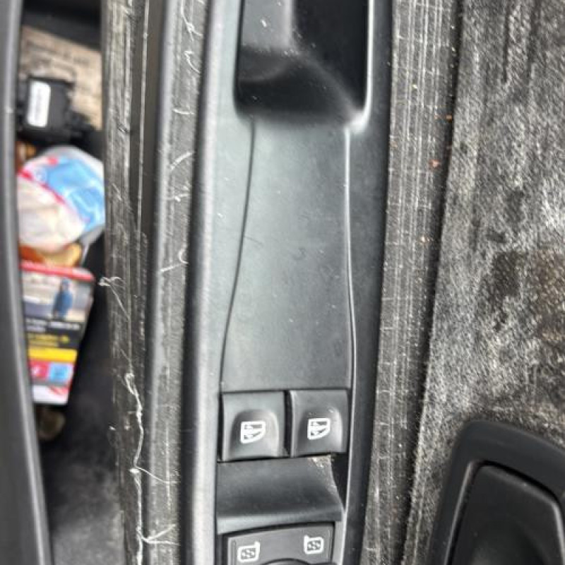 Reservoir essence RENAULT SCENIC 3 Photo n°12