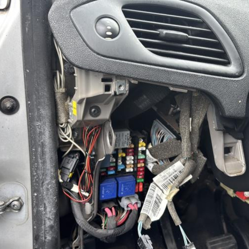 Reservoir essence RENAULT SCENIC 3 Photo n°17