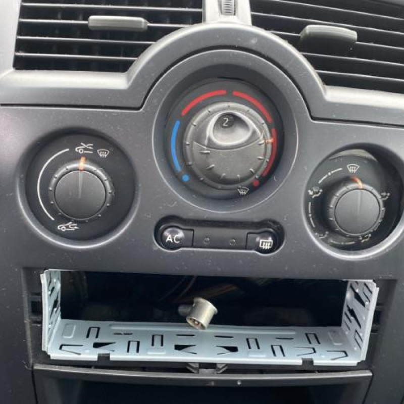 Compteur RENAULT MEGANE 2 Photo n°9