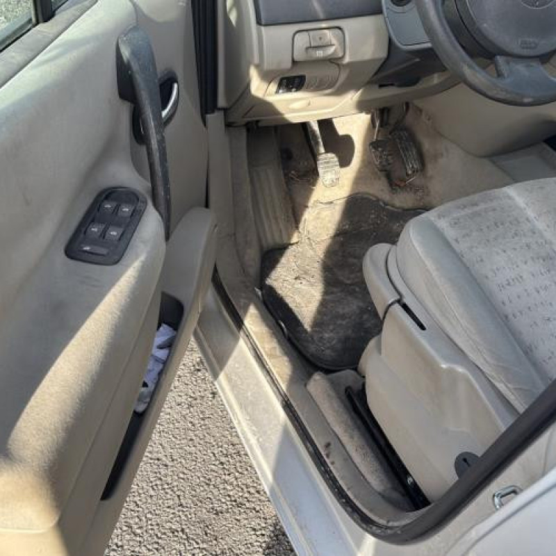 Reservoir essence RENAULT SCENIC 2 Photo n°9