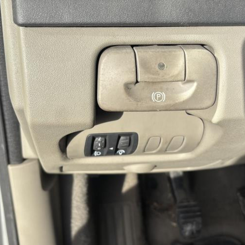 Reservoir essence RENAULT SCENIC 2 Photo n°16