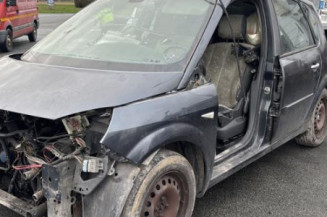 Reservoir essence RENAULT SCENIC 2 Photo n°1