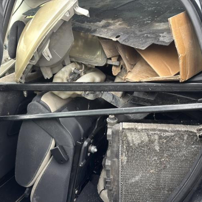 Reservoir essence RENAULT SCENIC 2 Photo n°13