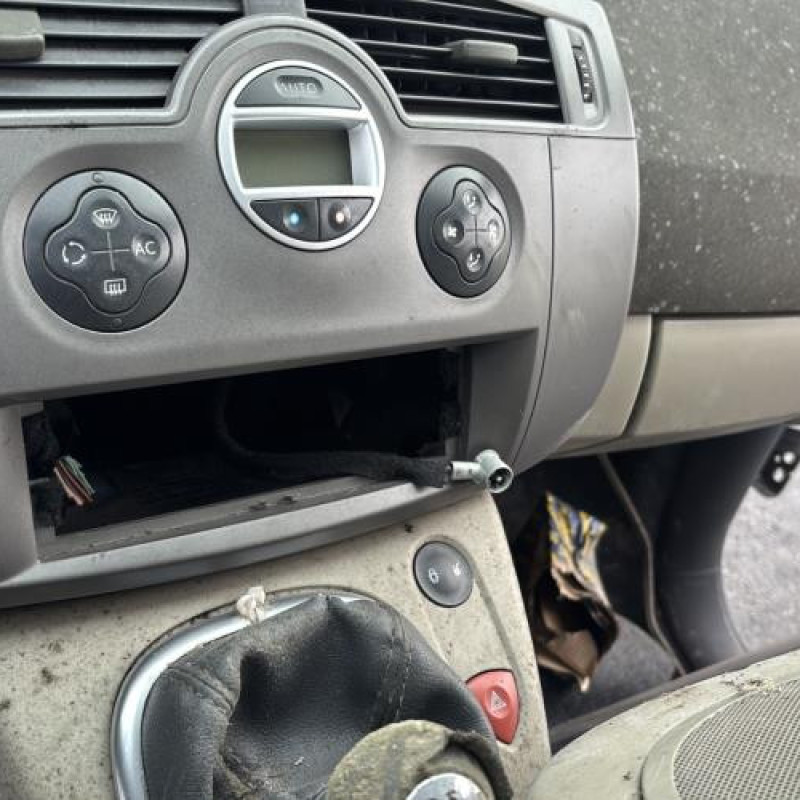 Reservoir essence RENAULT SCENIC 2 Photo n°16