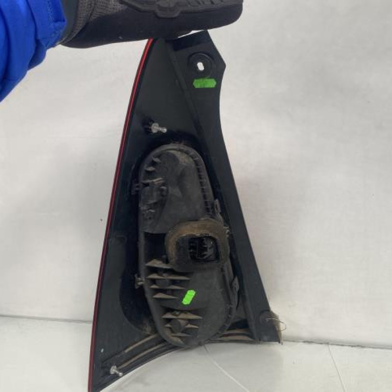 Feu arriere principal droit (feux) PEUGEOT 107 Photo n°2