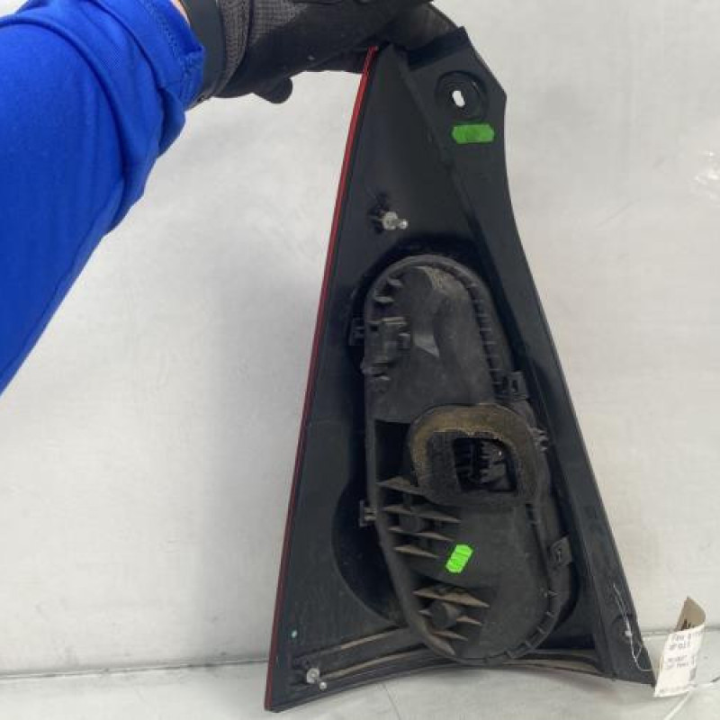 Feu arriere principal droit (feux) PEUGEOT 107 Photo n°3