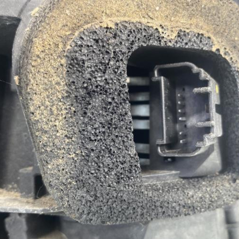 Feu arriere principal droit (feux) PEUGEOT 107 Photo n°4