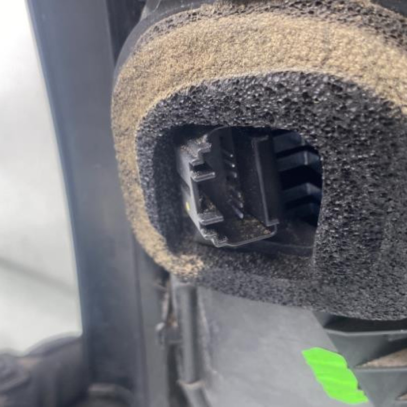 Feu arriere principal gauche (feux) PEUGEOT 107 Photo n°4