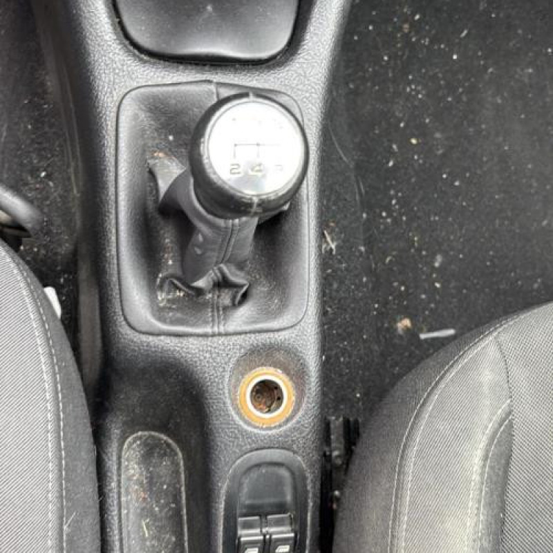 Moteur essuie glace arriere PEUGEOT 206 Photo n°18