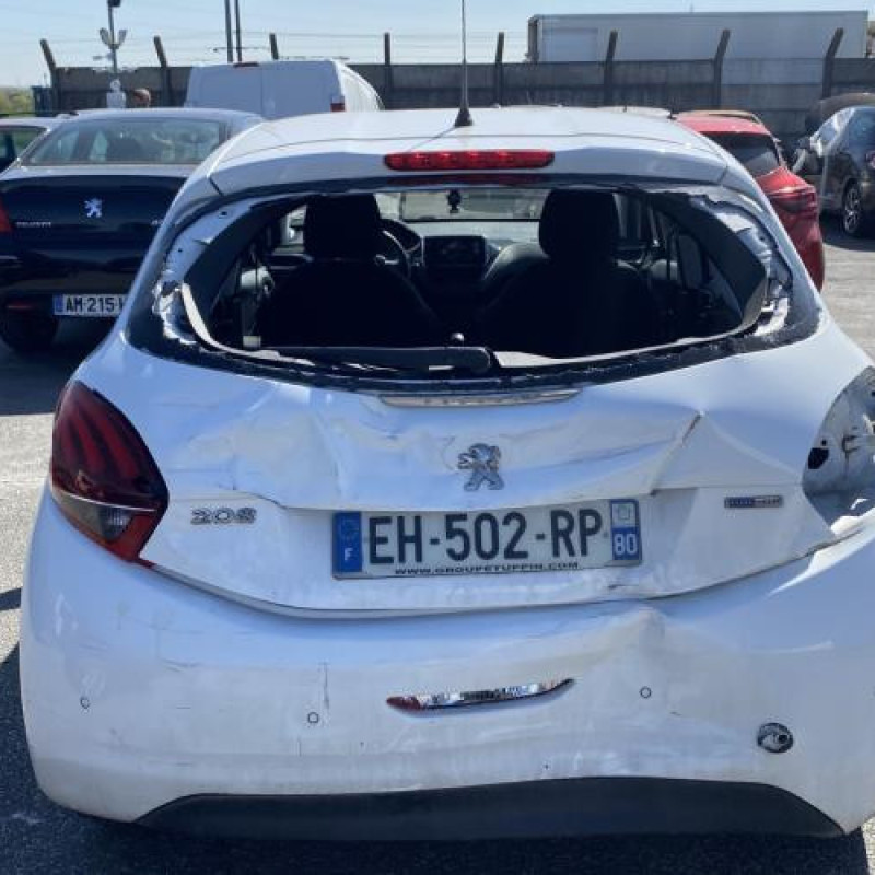 Feu arriere stop central PEUGEOT 208 1 Photo n°8