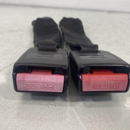 Attache ceinture arriere droit PEUGEOT 206 Photo n°1