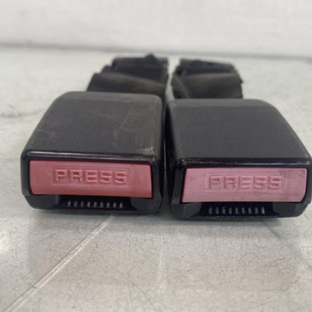 Attache ceinture arriere droit PEUGEOT 206