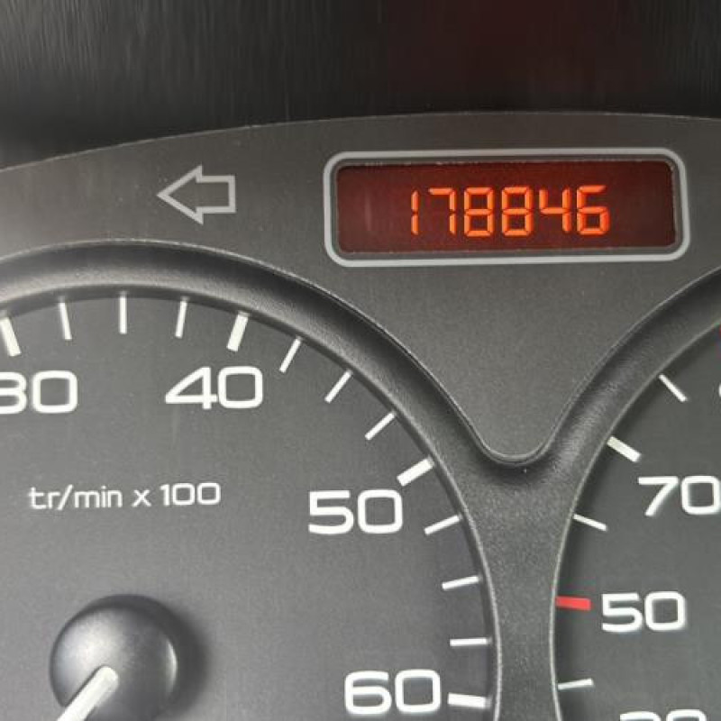 Attache ceinture arriere droit PEUGEOT 206 Photo n°14