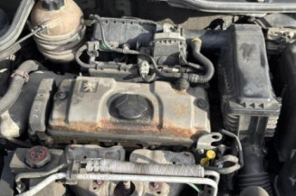 Attache ceinture arriere droit PEUGEOT 206