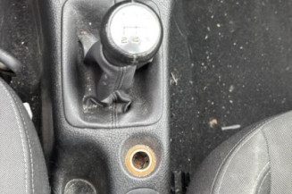 Attache ceinture arriere droit PEUGEOT 206