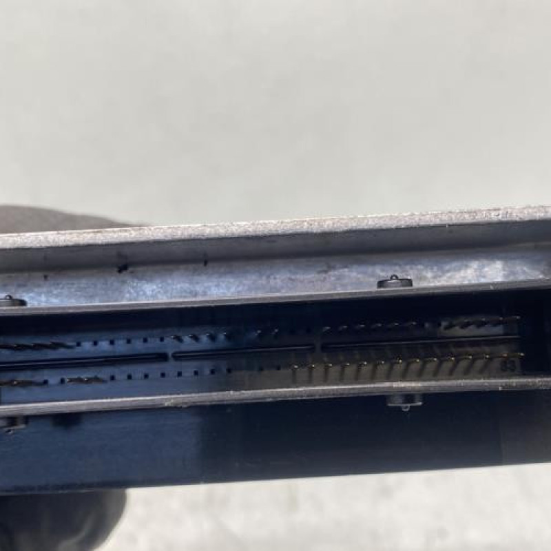 Boitier air bag RENAULT CLIO 3 Photo n°4