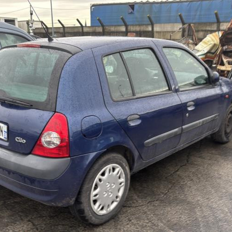 Feu arriere stop central RENAULT CLIO 2 Photo n°9