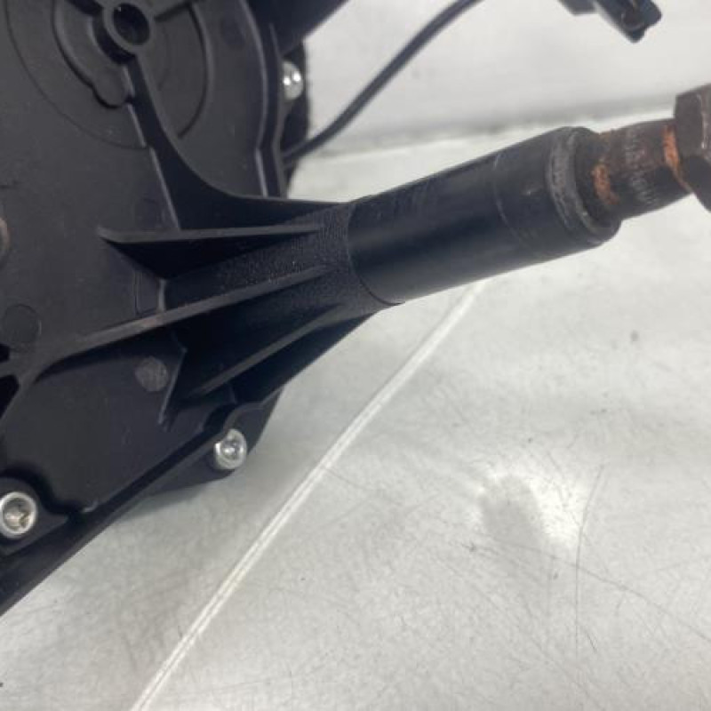 Moteur essuie glace arriere OPEL CORSA C Photo n°4