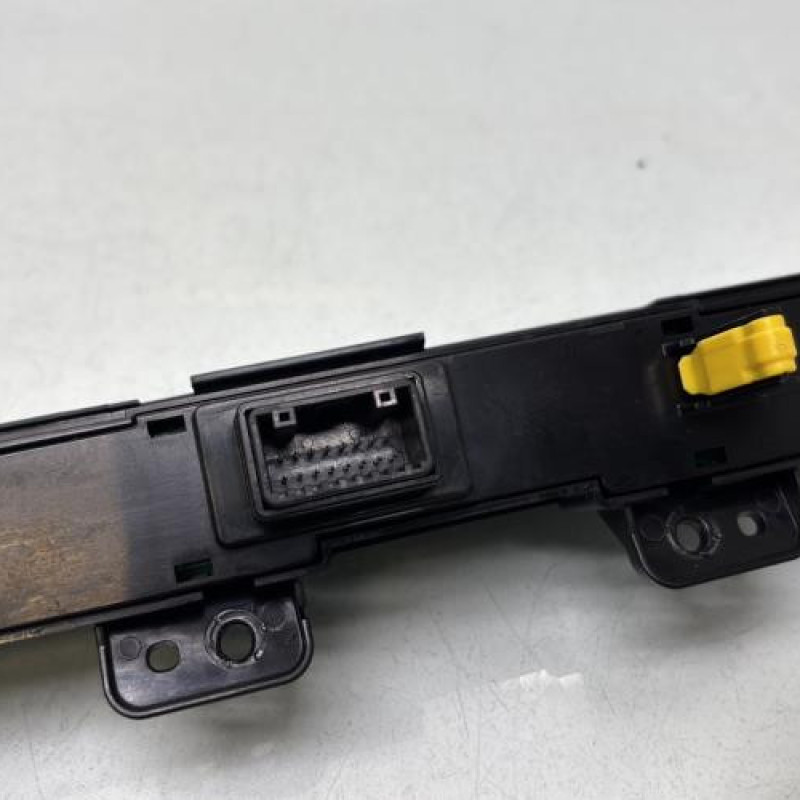 Bouton de warning KIA STONIC Photo n°3