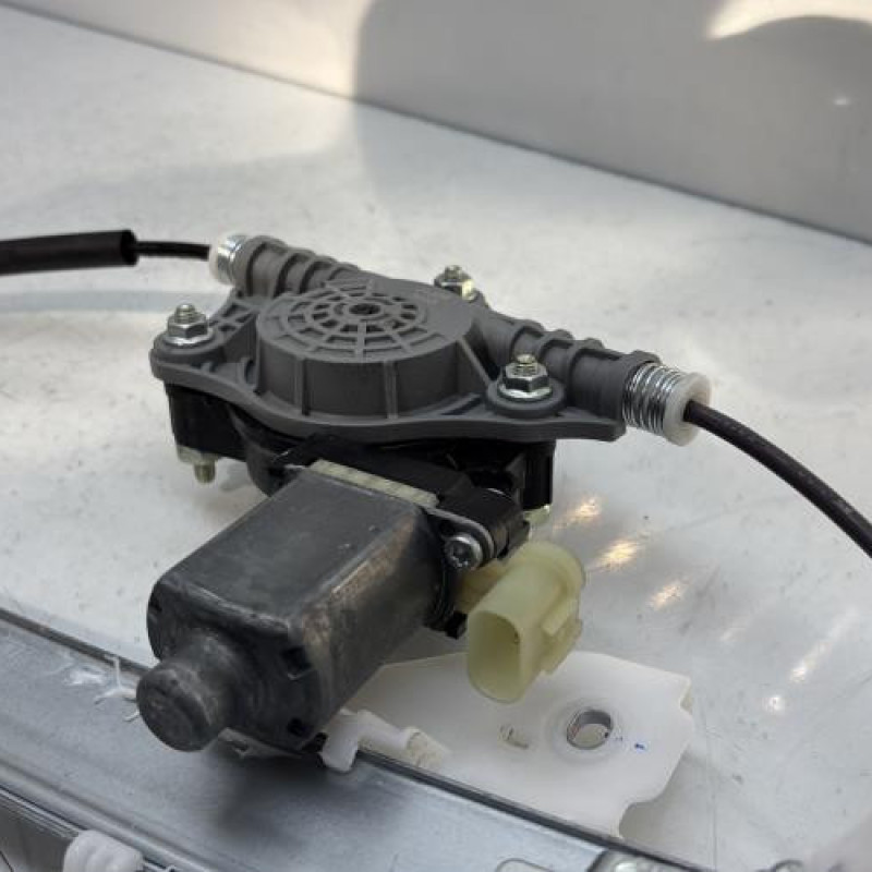 Leve vitre electrique arriere droit KIA STONIC Photo n°4