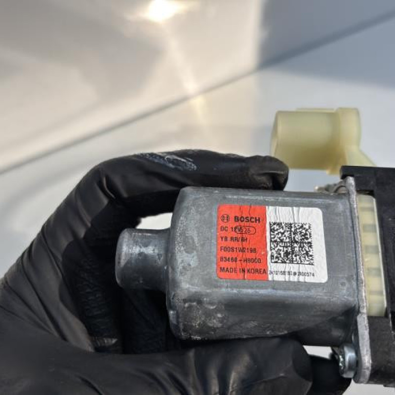 Leve vitre electrique arriere droit KIA STONIC Photo n°9