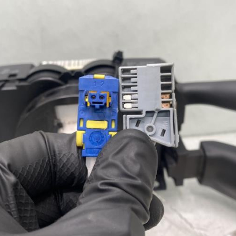 Com (Bloc Contacteur Tournant+Commodo Essuie Glace+Commodo Phare) PEUGEOT 307 Photo n°4