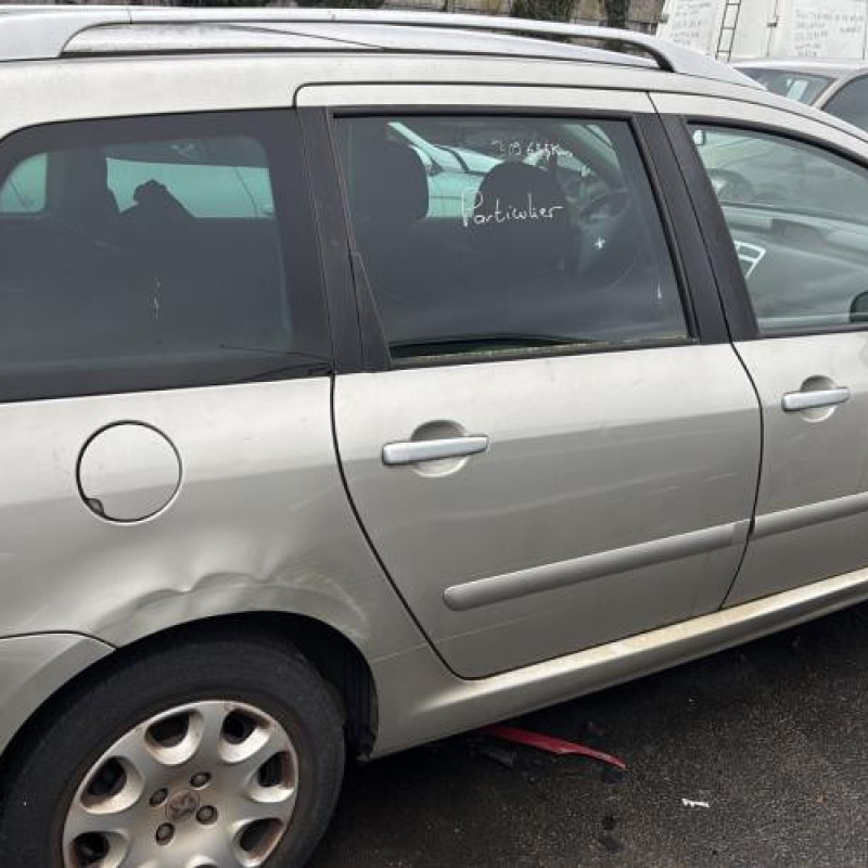 Pare choc arriere PEUGEOT 307 Photo n°13