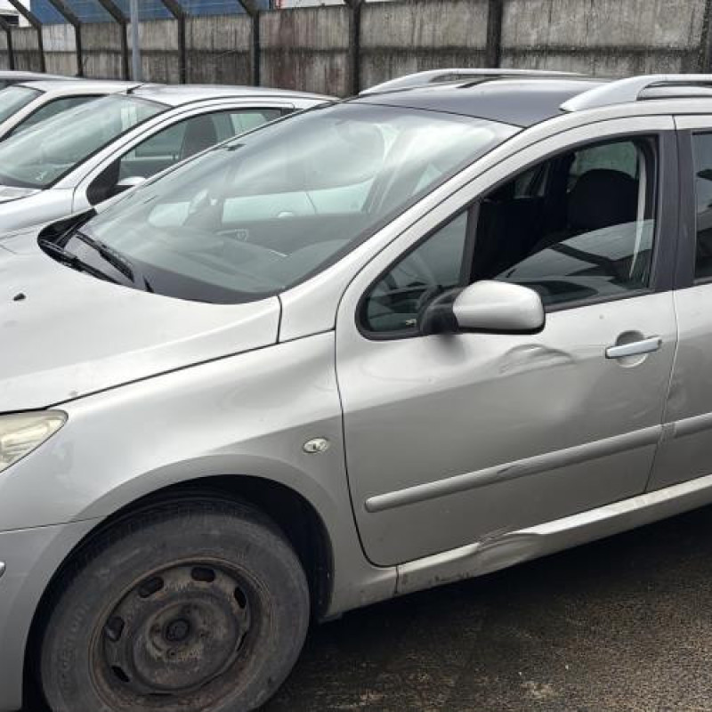 Pare choc arriere PEUGEOT 307 Photo n°15