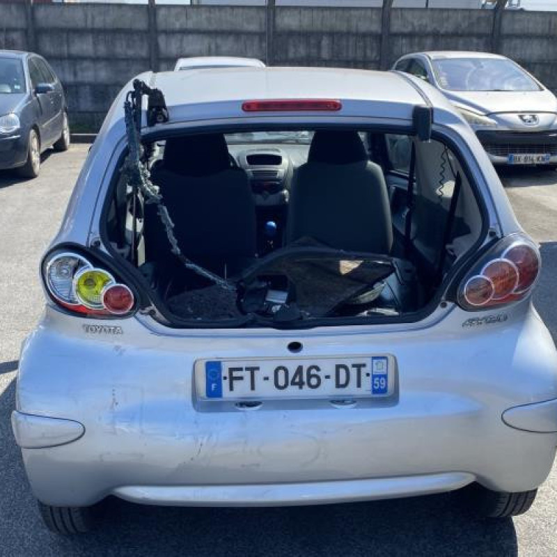 Vitre avant gauche TOYOTA AYGO 1 Photo n°9
