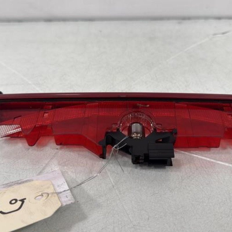 Feu arriere stop central RENAULT CLIO 3 Photo n°2