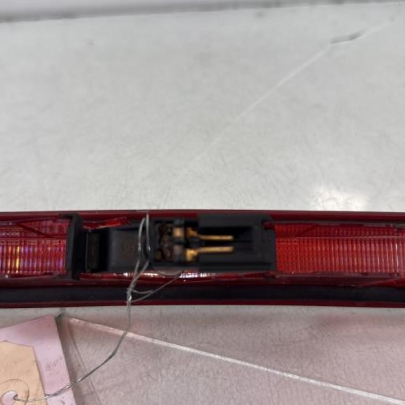 Feu arriere stop central RENAULT CLIO 3 Photo n°4