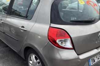 Feu arriere stop central RENAULT CLIO 3