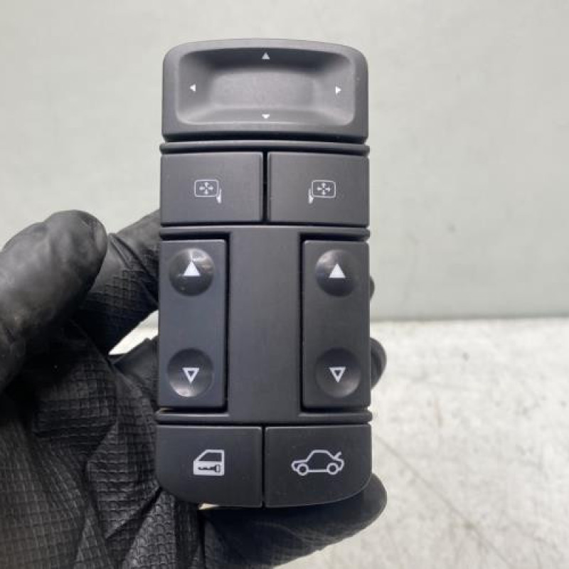 Interrupteur de leve vitre avant gauche OPEL VECTRA C Photo n°1