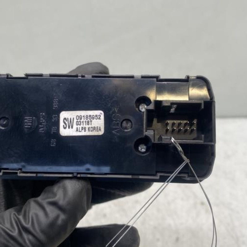 Interrupteur de leve vitre avant gauche OPEL VECTRA C Photo n°3