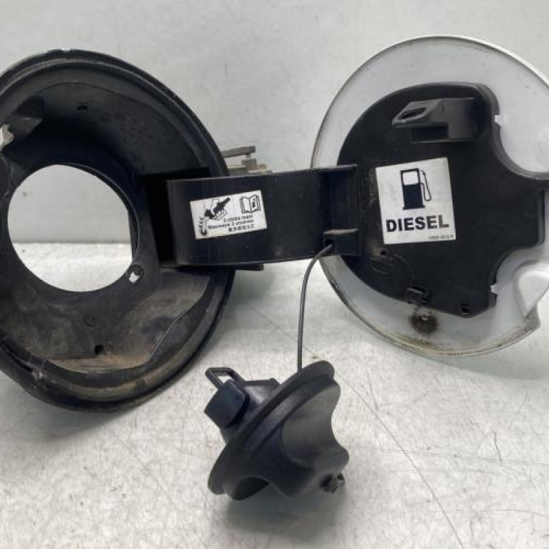 Trappe d'essence RENAULT CLIO 4 Photo n°3