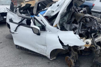 Trappe d'essence RENAULT CLIO 4