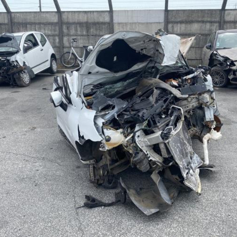 Trappe d'essence RENAULT CLIO 4 Photo n°8