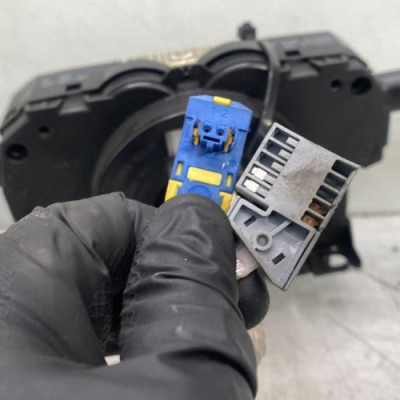 Com (Bloc Contacteur Tournant+Commodo Essuie Glace+Commodo Phare) PEUGEOT 308 1 Photo n°4