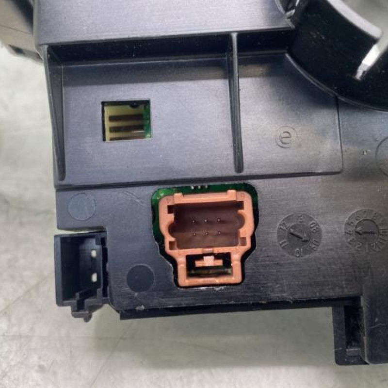 Com (Bloc Contacteur Tournant+Commodo Essuie Glace+Commodo Phare) PEUGEOT 308 1 Photo n°7