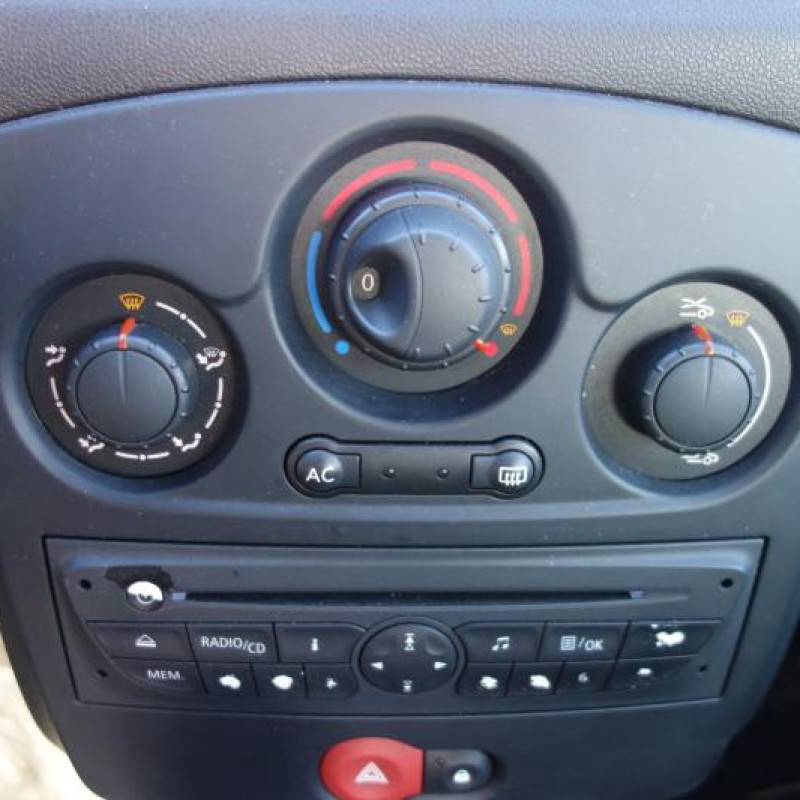 Moteur essuie glace avant RENAULT CLIO 3 Photo n°12