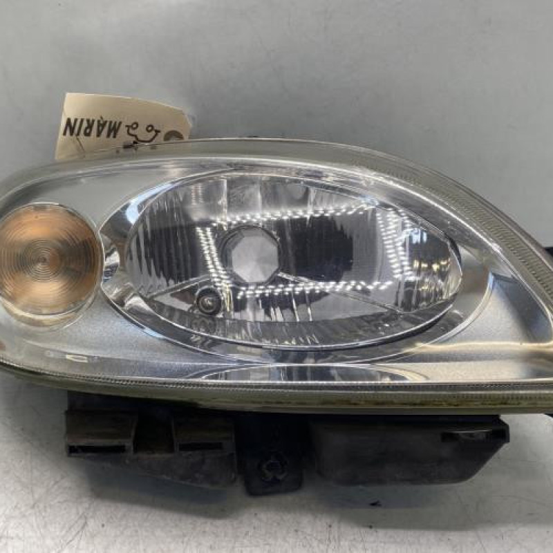 Optique avant principal droit (feux)(phare) CITROEN SAXO Photo n°1