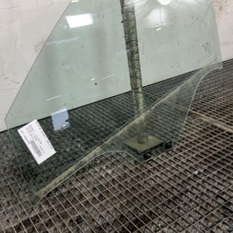 Vitre avant gauche RENAULT TWINGO 3 Photo n°2