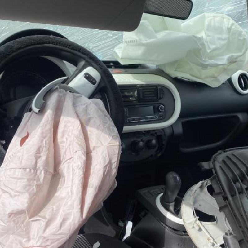 Vitre avant gauche RENAULT TWINGO 3 Photo n°18