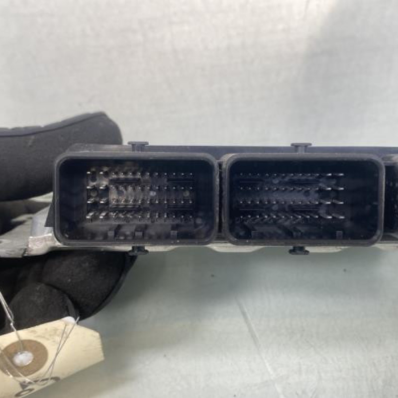 Calculateur moteur DACIA SANDERO 2 Photo n°2