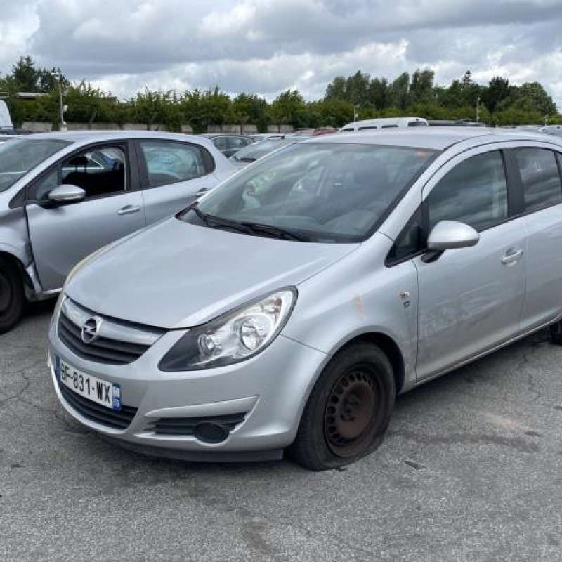 Moteur OPEL CORSA D Photo n°1