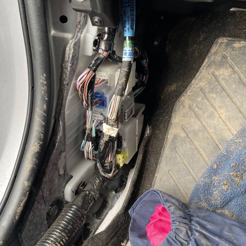 TOYOTA RAV4 5 PHASE 1 2.5i - 16V HYBRID Photo n°27