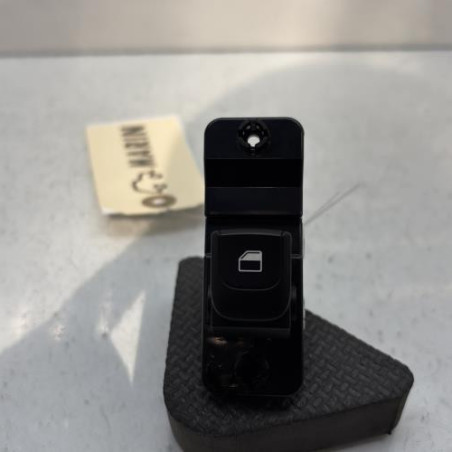 Interrupteur de leve vitre arriere droit KIA STONIC Photo n°1