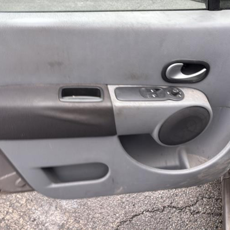 Reservoir essence RENAULT GRAND MODUS Photo n°10